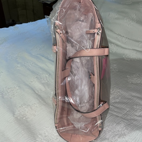 Kate Spade purse brand new with tags. She is beautiful! - Picture 3 of 4